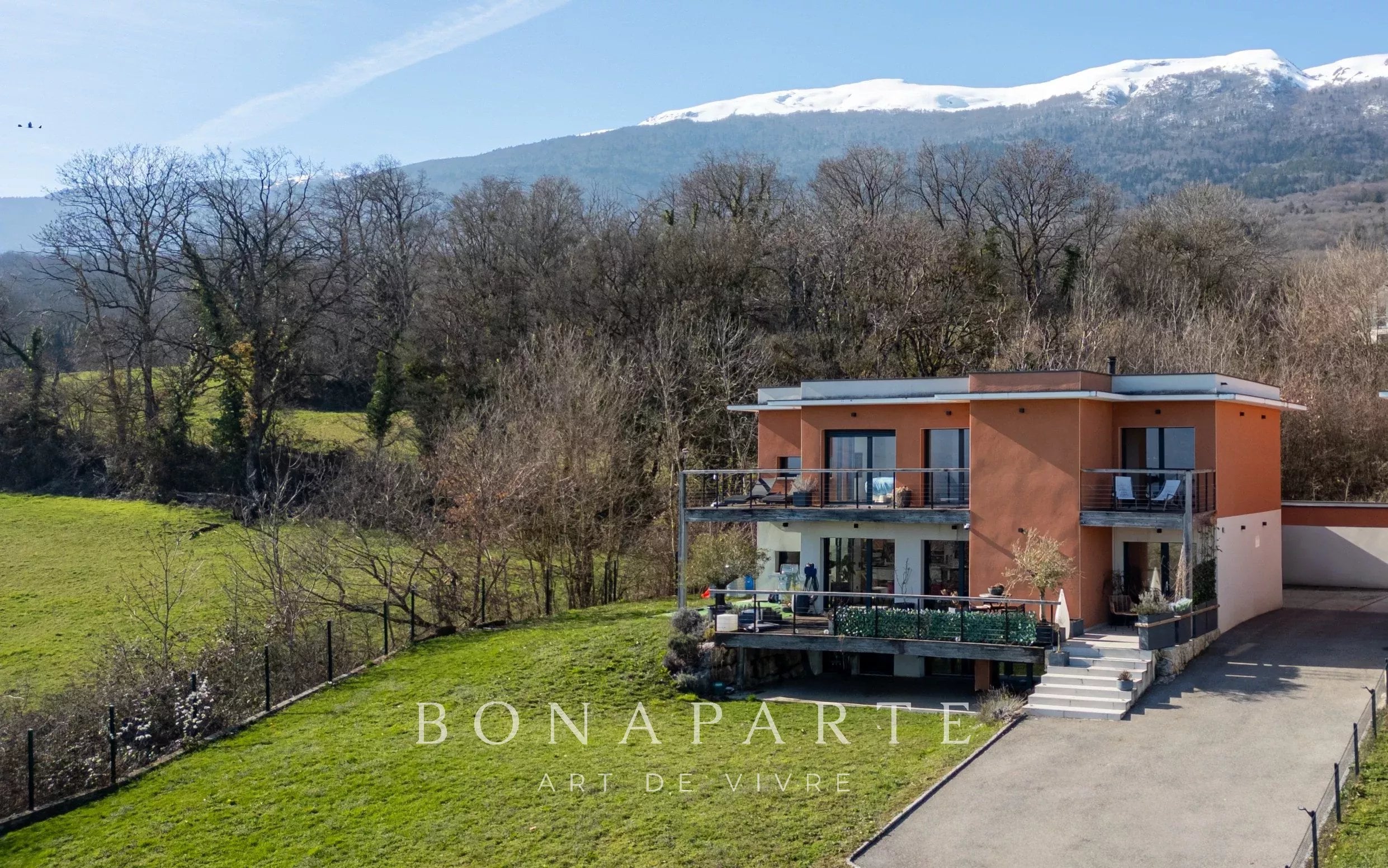 THOIRY - PROPRIETE CONTEMPORAINE - VUE SUR LES ALPES